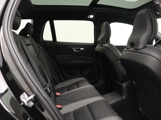 Volvo V60 Volvo V60 T6 PLUG-IN HYBRID R-DESIGN SCHUIFDAK ACC KEYLESS 19INCH STOELVER - afbeelding nr 32