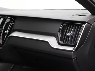 Volvo V60 Volvo V60 T6 PLUG-IN HYBRID R-DESIGN SCHUIFDAK 360GR CAM HARMAN KARDON ACC - afbeelding nr 39