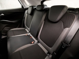 Opel Grandland X Opel Grandland X 1.2 Turbo Edition (APPLE CARPLAY, GROOT NAVI, LEDER, CRUISE, SPORTSTOELEN, PARKEERSENSOREN, LANE ASSIST, NIEUWE APK, NIEUWSTAAT) - afbeelding nr 14