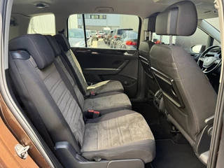 Volkswagen Touran Volkswagen Touran 1.2 TSI Highline 7p|Carplay|Allseasonbanden - afbeelding nr 30