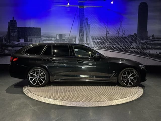 BMW 5 Serie BMW 5-serie Touring 520i High Executive M-Pakket *Camera*Leer* - afbeelding nr 2