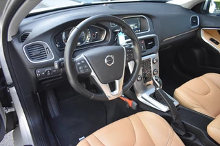 Volvo V40 Volvo V40 T2 122pk Aut. Inscription | Camera | PanoDak | Leder - afbeelding nr 15