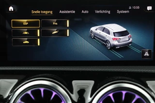 Mercedes-Benz A-Klasse Mercedes-Benz A-klasse 200 AMG | Panoramadak | Carplay |  Stoelverwarming | Keyless | Leder/Alcantara | Camera | Sfeerverlichting | Widescreen | Full LED - afbeelding nr 15