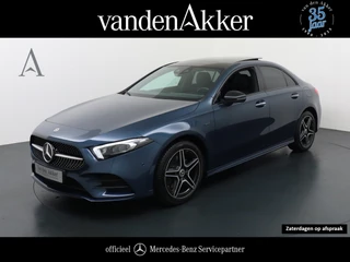 Mercedes-Benz A-Klasse Mercedes-Benz A-Klasse 250e AMG // Panoramadak // Memory // Trekhaak // Keyless // Carplay // Sfeerverlichting // MultiBeam LED // Night Pakket // Augmented Reality - afbeelding nr 1