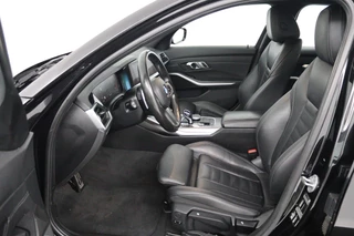 BMW 3 Serie BMW 3-serie 320i High Executive Edition (PARKEERSENSOREN, STOELVERWARMING, LEER, NAVIGATIE, NL-AUTO) - afbeelding nr 13