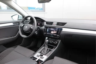 Škoda Superb , Keyless ,Carplay, Stuurwiel multifunctioneel,etc. slechts 11000 km !! Fabrieksgarantie t/m 03-2026 - afbeelding nr 24