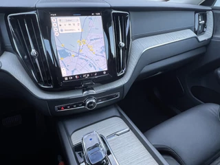 Volvo XC60 Navigatie Panoramadak Pilot Assist ACC DAB Google 19 Inch Velgen Harman Kardon  360 Camera Elek Stoelen Stoel + Stuurverwarming NL Auto Vol Model 2022 Plug-in hybrid - afbeelding nr 14