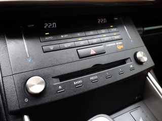 Lexus IS Lexus IS 300h 25th Edition | Vol Leder | Stoelverwarming | Parkeersensor - afbeelding nr 35