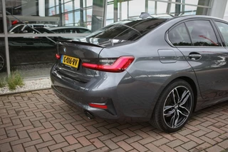 BMW 3 Serie BMW 3 Serie 320i High Executive - afbeelding nr 26