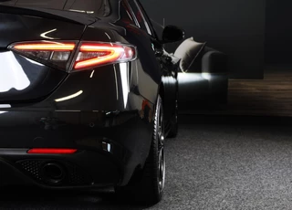 Alfa Romeo Giulia Alfa Romeo GIULIA 2.0 T GME AWD Tributo Italiano / FACELIFT / Digital Cockpit / Acc / HK / Leder / Elek Stoelen / Camera / 19 Inch - afbeelding nr 44