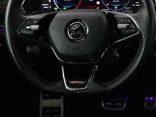 Škoda Octavia Skoda Octavia 1.4 TSI RS iV PHEV Business | Panoramadak |  Leder/Alcantara | Adaptive cruise | Massage | Camera | Side Assist | Matrix LED | Carplay | Memory | Navigatie - afbeelding nr 12