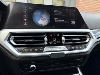 BMW 3 Serie BMW 3-serie 330i High Executive, M Pakket, Schuifdak, 19