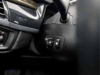 BMW X5 BMW X5 xDrive40e High Executive 313Pk Automaat (GROOT NAVI, HEAD-UP DISPLAY, 360 CAMERA, SFEERVERLICHTING, LEDER, TREKHAAK, SPORTSTOELEN, GETINT GLAS, ELEK ACHTERKLEP, NIEUWE APK, NIEUWSTAAT) - afbeelding nr 29