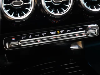 Mercedes-Benz CLA Mercedes-Benz CLA 180 Business Solution Luxury [SCHUIFKANTELDAK, SFEERVERLICHTING, CAMERA, WIDESCREEN, VOL LEDER, STOELVERWARMING, PDC V+A, CRUISE, CLIMATE, NIEUWSTAAT] - afbeelding nr 18
