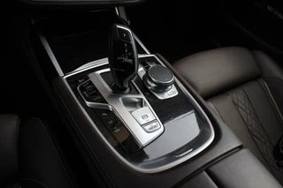 BMW 7 Serie ➡️  BMW 7-serie 740i High Executive | 2e eigenaar | Camera | Laser | Head-up | Dakraam | 19 inch | Soft-close | Massage | 6 cilinder | 326 pk | Origineel | Keyless entry/Go - afbeelding nr 32