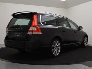 Volvo V70 Volvo V70 T4 AUT(6) POLAR+ LUXURY LINE HARMAN KARDON KEYLESS ACC SCHUIFDAK - afbeelding nr 3