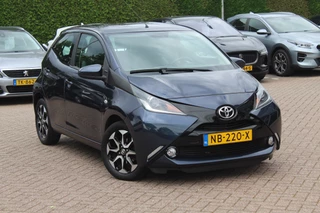 Toyota Aygo Toyota Aygo 1.0 VVT-i x-play / Camera / Navigatie / 15'' / Bluetooth / Airco - afbeelding nr 1