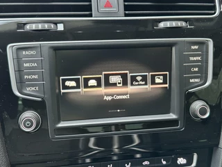 Volkswagen Golf Volkswagen Golf Variant 1.4 TSI R-line 150pk | Navigatiesysteem | Osram LED verlichting | Trekhaak uitklapbaar | Keyless entry | Stoelverwarming | Cruise control | R-stuur | Parkeersensoren voor en achter | Achteruitrijcamera - afbeelding nr 22