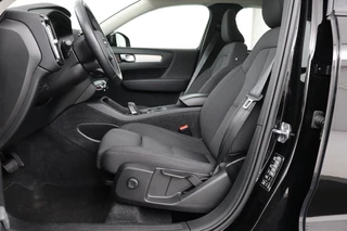 Volvo XC40 Volvo XC40 1.5 T4 Recharge R Design | Panoramadak |  Trekhaak | 360 camera | Stoel & stuurverwarming | Harman/Kardon | Adaptive cruise | Carplay - afbeelding nr 4