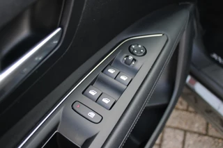 Peugeot 3008 Peugeot 3008 1.2 130PK BLUE LEASE PREMIUM | 19