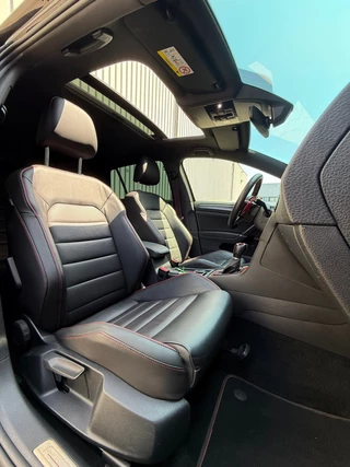 Volkswagen Golf Volkswagen GOLF 2.0 TSI GTI TCR|Pano|Akrapovic|Dynaudio|Leer|dodehoek|Carplay - afbeelding nr 27
