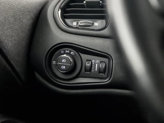 Jeep Renegade (APPLE CARPLAY, NAVIGATIE, CLIMATE, SPORTSTOELEN, CRUISE, LM VELGEN, GETINT GLAS, BLUETOOTH, NIEUWE APK, NIEUWSTAAT) - afbeelding nr 21