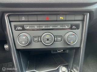 Volkswagen T-Roc Volkswagen T-Roc 1.0 TSI Style NAVI*PANO-DAK*PDC*CARPLAY* - afbeelding nr 18