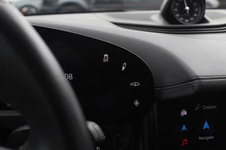 Porsche Taycan Porsche Taycan Performance 84 kWh / Panoramadak / Camera / Passenger Display / 20'' / Luchtvering / Sportchrono / Stoelventilatie / Stuurverwarming / Dodehoek / Apple CarPlay / Stoelverwarming / Cruise Control - afbeelding nr 33