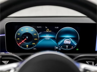 Mercedes-Benz A-Klasse Automaat (SCHUIFDAK, SFEERVERLICHTING, MEMORY SEATS, LEDER/ALCANTARA, WIDE SCREENS, STOELVERWARMING, GETINT GLAS, CAMERA, NIEUWE APK, NIEUWSTAAT) - afbeelding nr 18