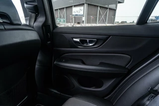 Volvo V60 Volvo V60 2.0 T6 340PK AWD R-Design Head Up|360|Pano|Bomvol! - afbeelding nr 44