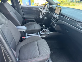 Ford Focus Ford Focus 1.0 ST-LINE 125 PK NAVI AIRCO/ECC PDC - afbeelding nr 33