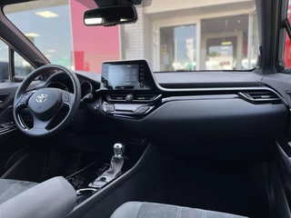 Toyota C-HR Toyota C-HR 2.0 Hybrid GR-Sport | Stuur + Stoelverwarming | Blindspot | JBL - afbeelding nr 23