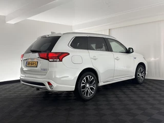 Mitsubishi Outlander Aut. * FULL-LEATHER | KEYLESS | ROCKFORD-AUDIO | FULL-LED | TOPVIEW-CAMERA | NAVI-FULLMAP | SHIFT-PADDLES | ECC | PDC | CRUISE | DAB+ | COMFORT-SEATS | 18''ALU* - afbeelding nr 6