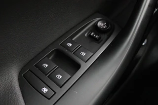 Opel Astra Opel Astra 1.4 Turbo Innovation | Stoel & stuurverwarming | Camera | Carplay | Matrix LED | Trekhaak | Comfortstoelen | Keyless | Navigatie - afbeelding nr 14