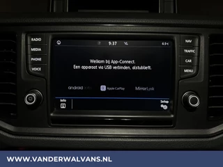 Volkswagen Crafter Volkswagen Crafter 2.0 TDI 141pk L3H2 L2H1 Euro6 Airco | Camera | Navigatie | 3000kg trekhaak Apple Carplay, Android Auto, Parkeersensoren, Bijrijdersbank - afbeelding nr 6