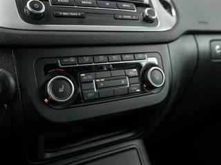 Volkswagen Tiguan Volkswagen Tiguan 1.4TSi DSG6 Cup Sport&Style | Trekhaak 1.800kg. | 2e eigenaar | Climate Control | Stoelverwarming | Parkeer pakket | Winter-pakket | Koplampsproeiers | Multifunctioneel lederen stuurwiel - afbeelding nr 17