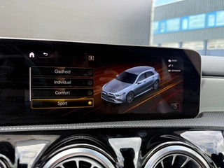 Mercedes-Benz A-Klasse Mercedes-Benz A-klasse AMG 35 4MATIC Edition 1|Pano|Burmester|Milltek|Sfeer|Hemelverlichting - afbeelding nr 69