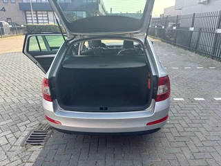 Škoda Octavia Skoda Octavia Combi 1.6 TDI DSG Elegance Businessline - afbeelding nr 13