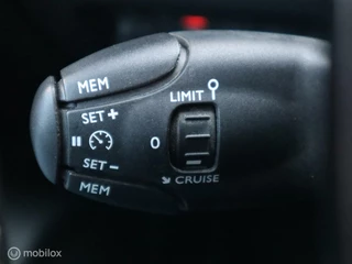 Peugeot 2008 Peugeot 2008 1.2 PT 101 PK H6 Navigatie Camera Parkeersensor 17