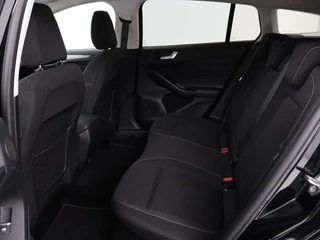 Ford Focus Ford Focus 1.0 EcoBoost Titanium X | Stoel & stuurverwarming | Trekhaak | Adaptive cruise | Camera | Full LED | Carplay | B&O Sound | Digital Cockpit | Keyless | Climate control - afbeelding nr 6