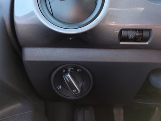 SEAT Mii 1.0 60pk Sport Intense 5-Deurs | Origineel NL | Airco | Cruise | Bluetooth Carkit+Streaming | Elek.Ramen+Spiegels | Licht+Regensensor | Pdc | Mistlampen | Privacy Glass | 15''lm - afbeelding nr 16