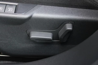 Peugeot 2008 Peugeot 2008 1.2 130PK AUTOMAAT GT PACK | NAVIGATIE | FULL LED KOPLAMPEN | DRAADLOZE APPLE CARPLAY/ANDROID AUTO | ADAPTIVE CRUISE CONTROL | CAMERA VOOR + ACHTER | CLIMATE CONTROL | LICHTMETALEN VELGEN 17