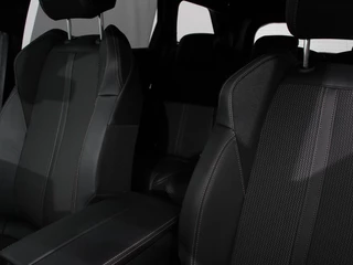Peugeot 5008 Peugeot 5008 1.2 PureTech GT Black Pack 7p Climate control Adaptive cruise control Achteruitrijd camera Verwarmde voorstoelen Keyless Navigatie LED Apple Carplay/ Android Auto - afbeelding nr 12