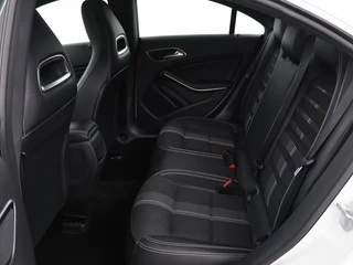 Mercedes-Benz CLA Mercedes-Benz CLA-klasse 180 Urban | Stoelverwarming | Sportstoelen |  Navigatie | Park Assist | Full LED | Half leder | Cruise control | Airco | Bluetooth - afbeelding nr 8