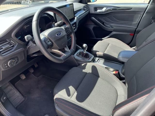 Ford Focus Ford Focus 1.0 EcoBoost Hybrid ST Line 125PK Winterpack Cruise Navi Camera SYNC4 Climate Privacy Glass Parkeersensoren *Sportief* - afbeelding nr 15