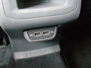 Volkswagen T-Cross Volkswagen T-Cross 1.0 TSI United Edition - 2020 - 32DKM - Navigatie - PDC - Cruise - afbeelding nr 31