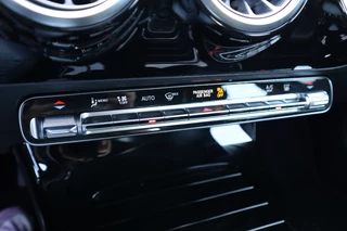 Mercedes-Benz A-Klasse Mercedes-Benz A-Klasse 250 e Luxury Sfeer verlichting / Widescreen / Camera / Carplay / - afbeelding nr 28
