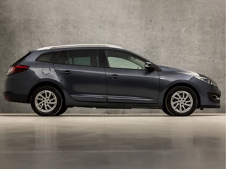 Renault Mégane Estate (NAVIGATIE, CLIMATE, GETINT GLAS, CRUISE, SPORTSTOELEN, LM VELGEN, PARKEERSENSOREN, ARMSTEUN, NIEUWE APK, NIEUWSTAAT) - afbeelding nr 4