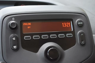 Toyota Aygo Toyota Aygo 1.0 VVT-i x-fun  Airco | Bluetooth | Dealer Onderhouden | - afbeelding nr 16
