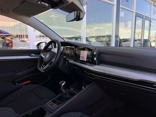 Volkswagen Golf Volkswagen Golf 1.0 TSI Life Business | Stoelverwarming | Climate Control | Navi | Apple Carplay/Android Auto | PDC | Adaptive Cruise Control | Stuurwielverwarming | Sfeerverlichting | - afbeelding nr 6